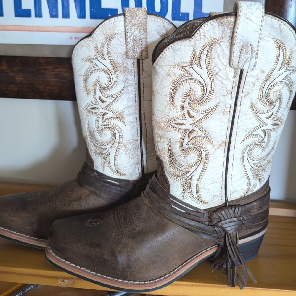 Girls cowboy boots size 5 worn once Riding Boots By Dan Post